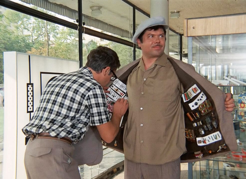 Унитазы, кроссовки, детское питание: какие товары продаются на «серых» рынках - свежие новости на Toplenta по теме Товар