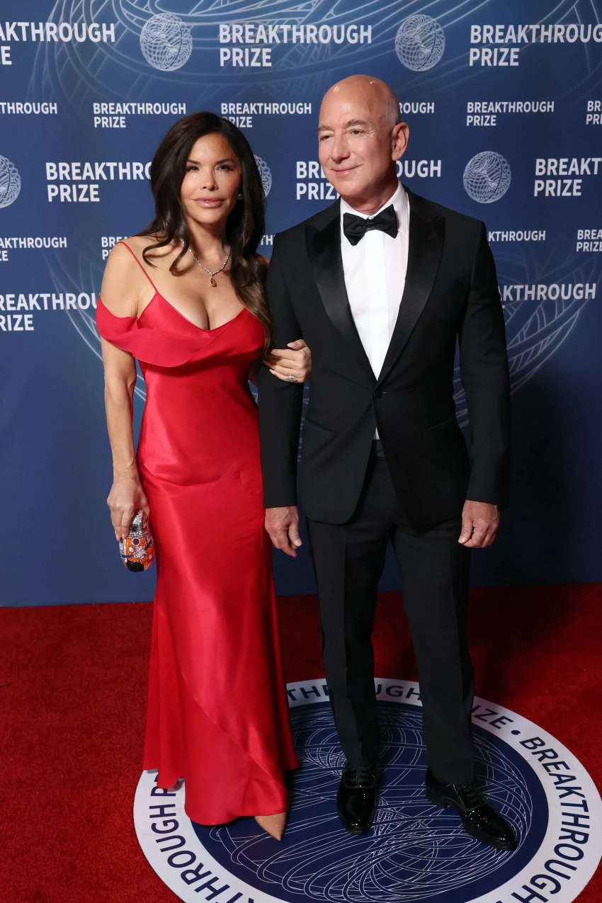 Джефф Безос и Лорен Санчес, Марк Цукерберг с супругой, Мария Шарапова, Гвинет Пэлтроу на премии Breakthrough Prize - свежие новости на Toplenta по теме Малый бизнес