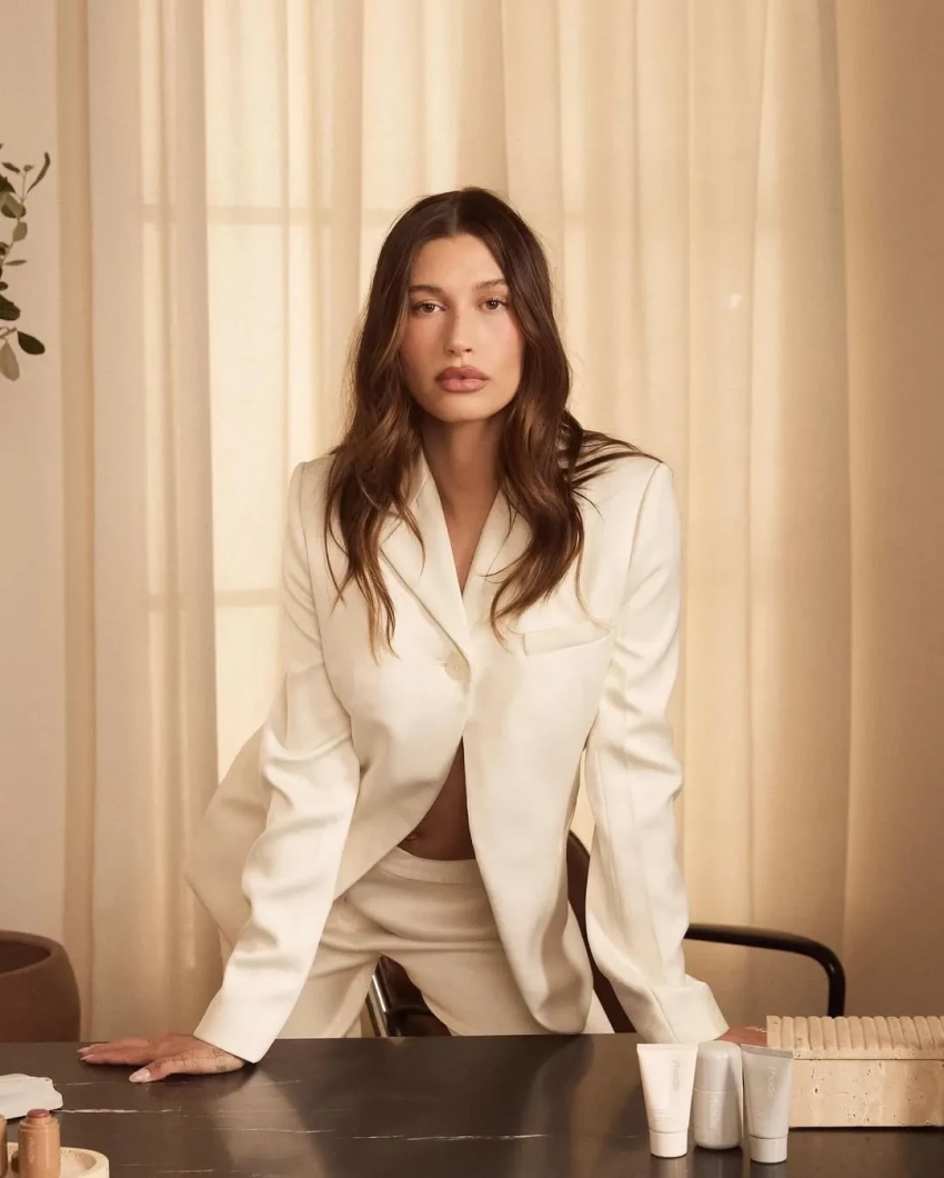 Хейли Бибер продала свой бренд косметики Rhode за 1 млрд долларов - свежие новости на Toplenta по теме Малый бизнес