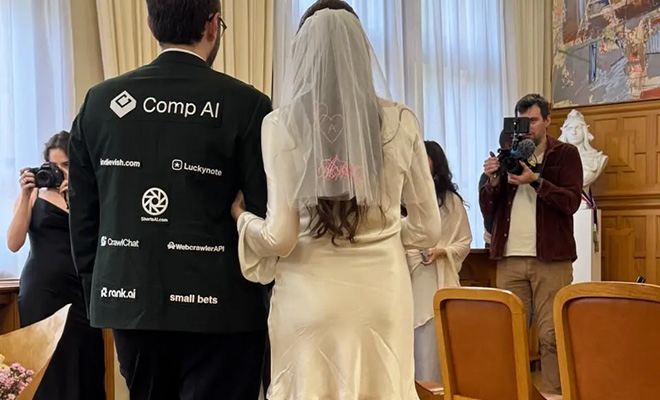 Парень продал рекламу на костюме для своей свадьбы, а потом посчитал сколько заработал - свежие новости на Toplenta по теме да