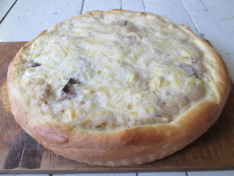 Пирог «Расстёгнутая рубашка» со скумбрией + традиционные расстегаи - свежие новости на Toplenta