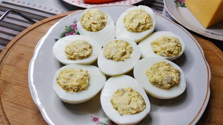 «Пасхальный» салат, который украсит любой праздничный стол. Выглядит эффектно, а еще и готовится просто - свежие новости на Toplenta по теме Салаты