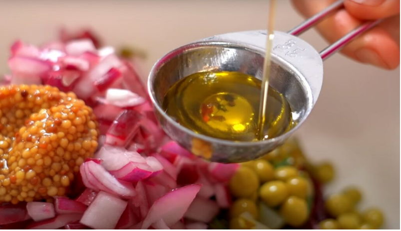 Свекла, горошек, огурчик – компоненты самого вкусного легкого салата - свежие новости на Toplenta по теме Салаты