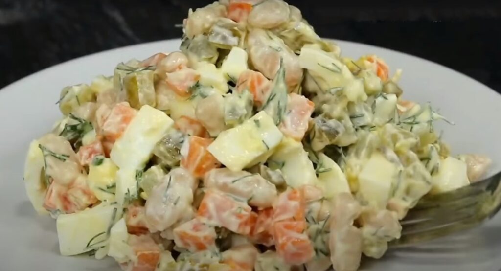 Легкий салат, который будут просить приготовить всегда - свежие новости на Toplenta по теме Салаты