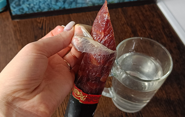 Зачем замачивать колбасу в кипятке: 7 кулинарных лайфхаков, которые с руками оторвут и новички, и опытные повара - свежие новости на Toplenta по теме Лайф