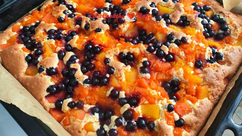 Пышный пирог с ягодами и фруктами - похожая новость на Toplenta