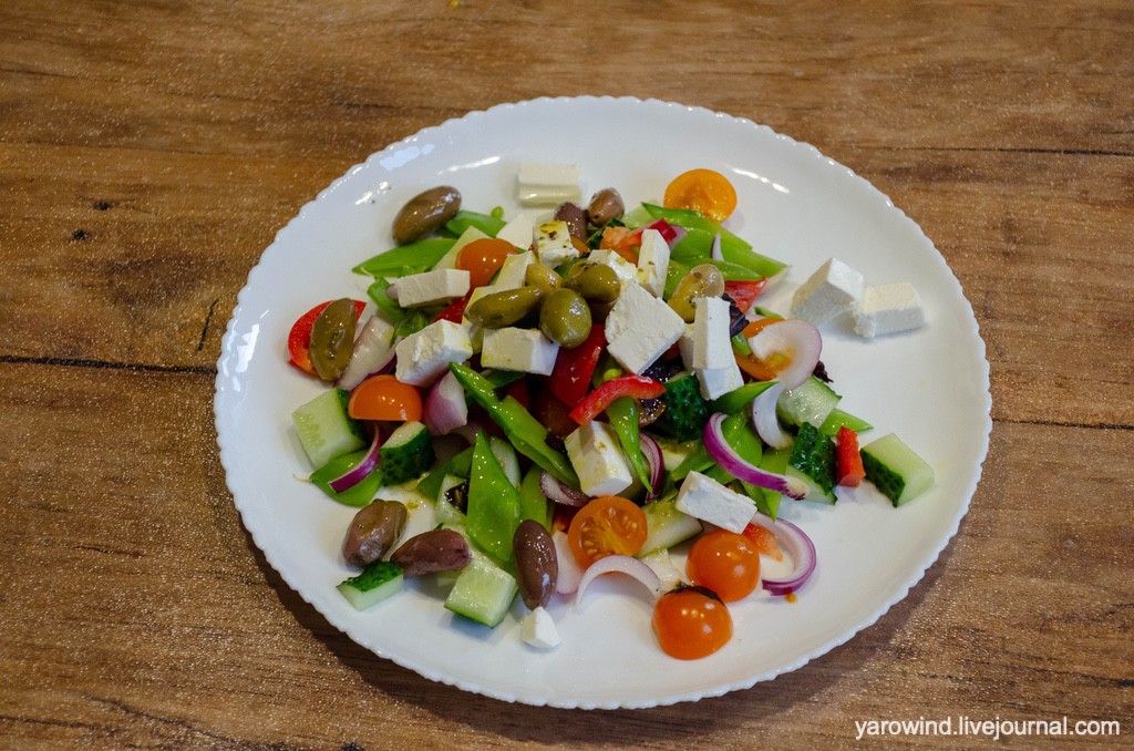 Салат с молодым горошком, помидорами и фетой - свежие новости на Toplenta по теме Салаты