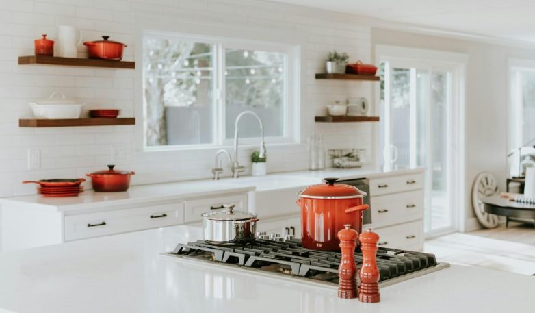 Что добавить, чтобы кухня стала стильной и функциональной - похожая новость на Toplenta