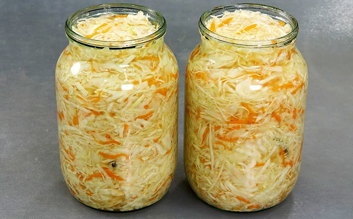 Квашеная капуста по чешскому рецепту: никогда не пересолена, а хруст словно квасили в бочке - свежие новости на Toplenta