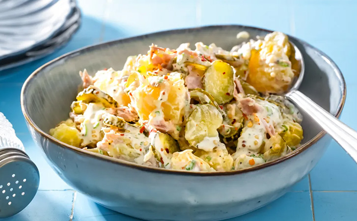 Легкий салат заменит целый ужин: в основе лишь банка горошка и немного тунца - свежие новости на Toplenta по теме rg