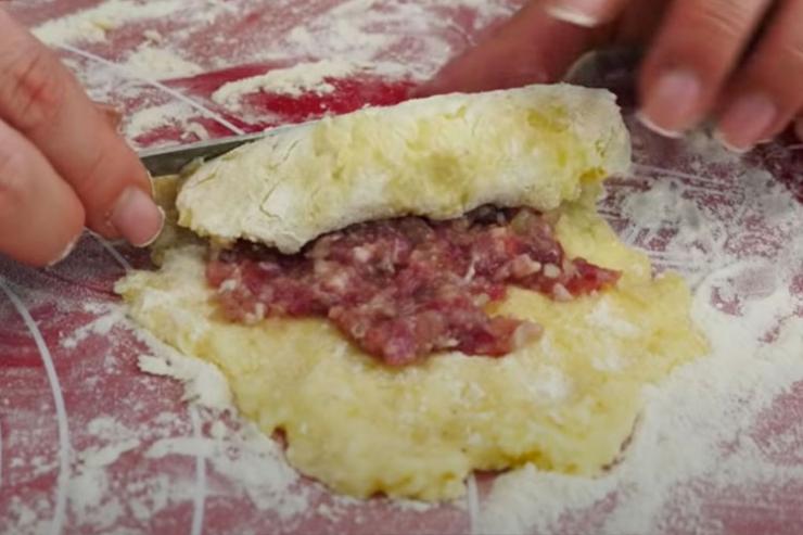 Оборачиваем фарш картошкой и жарим на сковороде - свежие новости на Toplenta по теме да