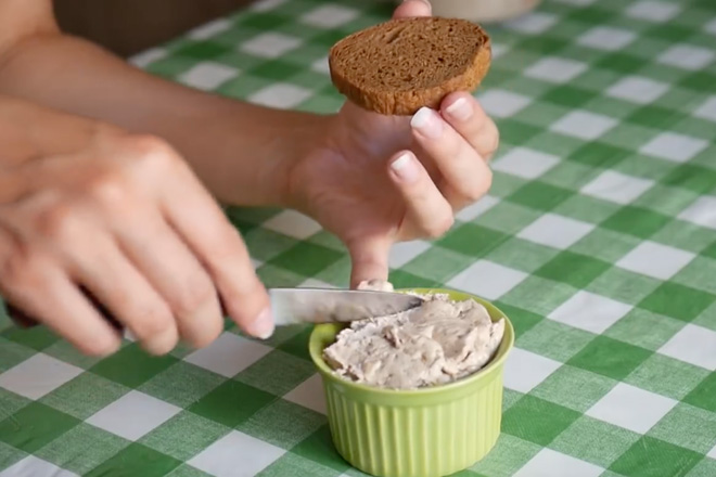 Потрясающая намазка на хлеб: готовим за 3 минуты - свежие новости на Toplenta по теме да