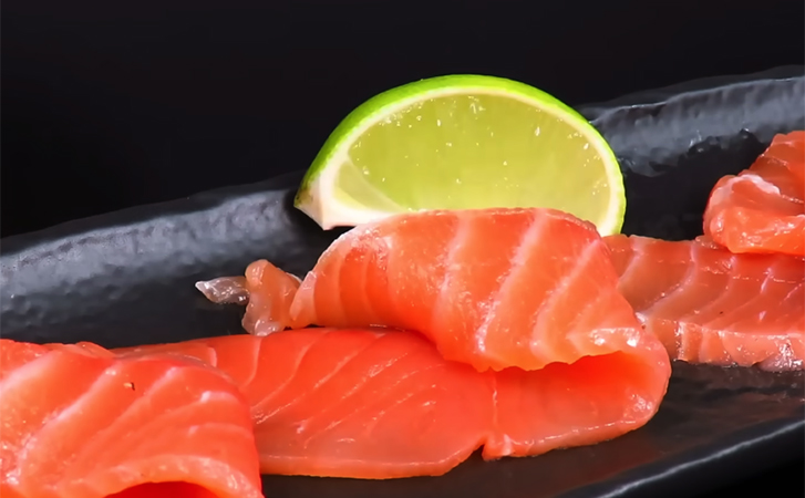 Рыба нежная как масло. Простая методика ресторанной засолки лосося дома - свежие новости на Toplenta по теме rg