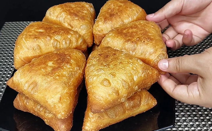 Кефирные треугольники за 15 минут: тесто такое легкое, что можно съедать на ночь по 10 штук и не толстеть - свежие новости на Toplenta по теме rg