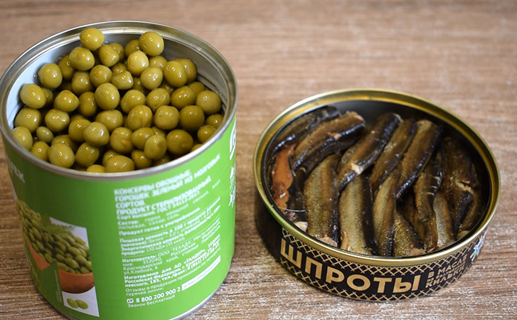 Открыли шпроты, добавляем горошка и гениальный салат готов. Вкуснейший рецепт из простых продуктов - свежие новости на Toplenta по теме rg