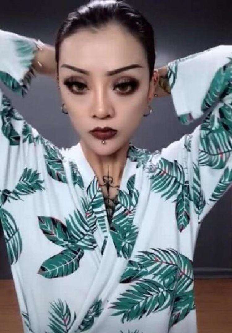 Прямо на свидании парень попросил красавицу смыть всю косметику, и не пожалел - свежие новости на Toplenta по теме ии