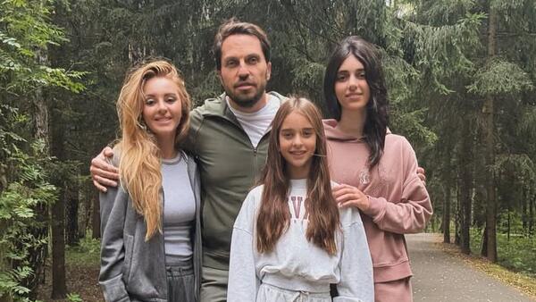 Ревва рассказал про муки 18-летней дочери: «Будет учиться в России» - похожая новость на Toplenta