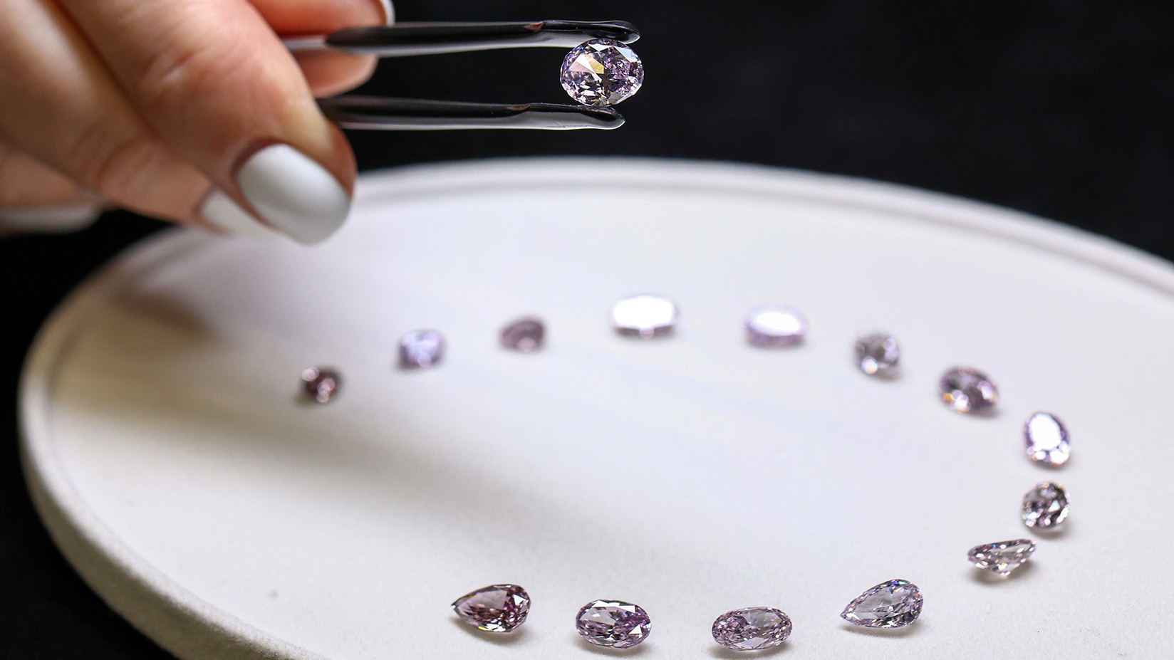 Алмазный парадокс: почему бриллианты в России не дешевеют - свежие новости на Toplenta по теме сочинения