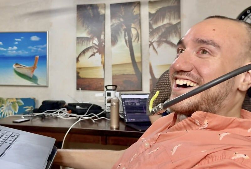 Первый пациент Neuralink рассчитывает получить второй имплант, который позволит ему снова ходить и двигаться - похожая новость на Toplenta