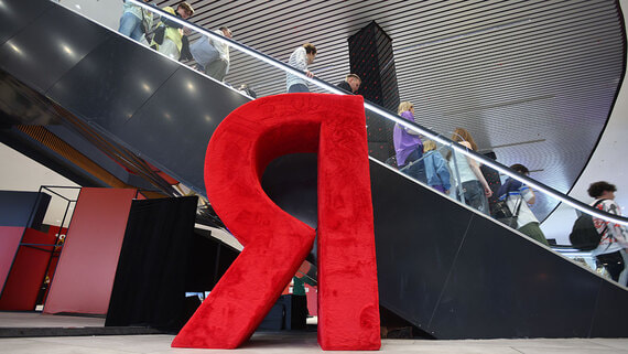 «Яндекс» разместил более 1 млн акций в рамках программы мотивации - похожая новость на Toplenta