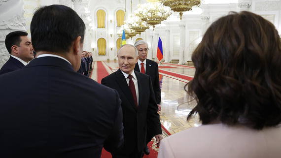 Путин предложил тост за дружбу и процветание народов России и Казахстана - ИИ на Toplenta