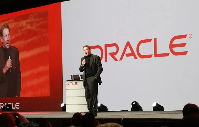 Oracle подешевела на $374 млрд после заключения сделки с OpenAI на $300 млрд - ИИ на Toplenta