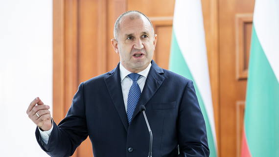 Президент Болгарии наложил вето на закон об ограничении прав «Лукойла» в стране - ИИ на Toplenta