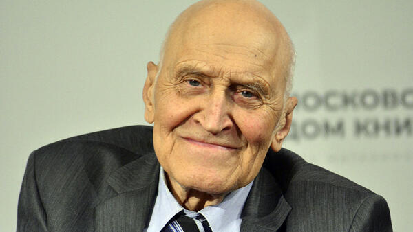 Телеведущий Николай Дроздов отказался от лечения рака после двух лет ремиссии - похожая новость на Toplenta