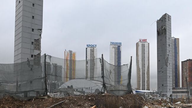 Остекление шести квартир повреждено при обрушении колонны "Снежкома" - свежие новости на Toplenta