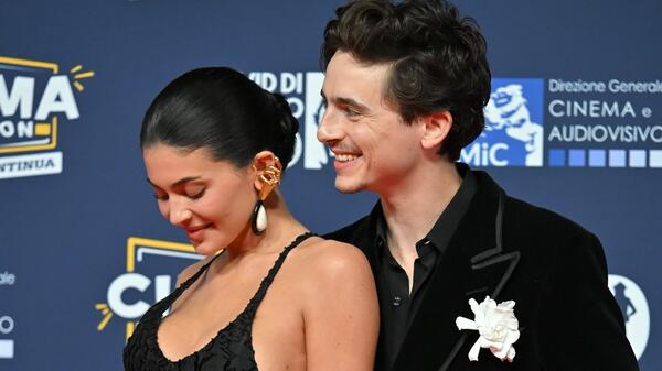 Пытается вернуть Тимоти Шаламе: Кайли Дженнер не может смириться с потерей любимого - похожая новость на Toplenta