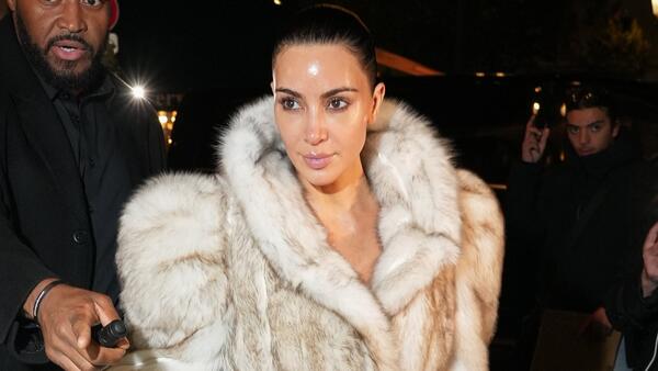 Ким Кардашьян узнала от врачей, что может умереть в любую минуту - похожая новость на Toplenta