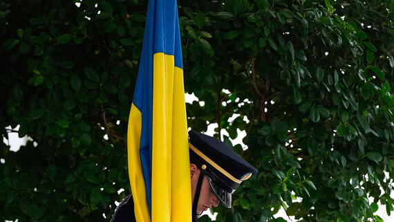 Песков: Киев должен сейчас принять решение о мирном урегулировании - свежие новости на Toplenta