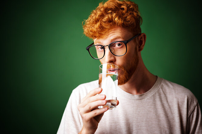 Зачем нужно выпивать стакан воды после пробуждения: развенчиваем 4 популярных мифа - свежие новости на Toplenta