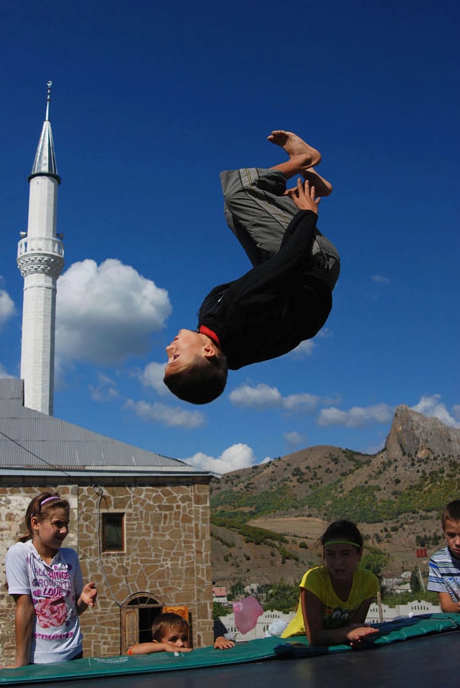 10-е годы XXI века на снимках Игоря Стомахина. 2012. «Крым. Село Дачное» - свежие новости на Toplenta по теме История рунета