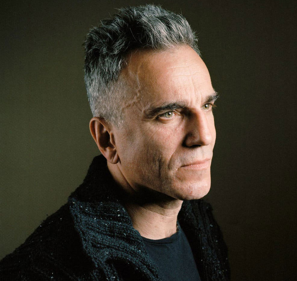 Дэниэл Дэй-Льюис навсегда покинул сцену в 1989 году после того, как увидел призрак своего отца… а, нет, не увидел - свежие новости на Toplenta по теме Известны