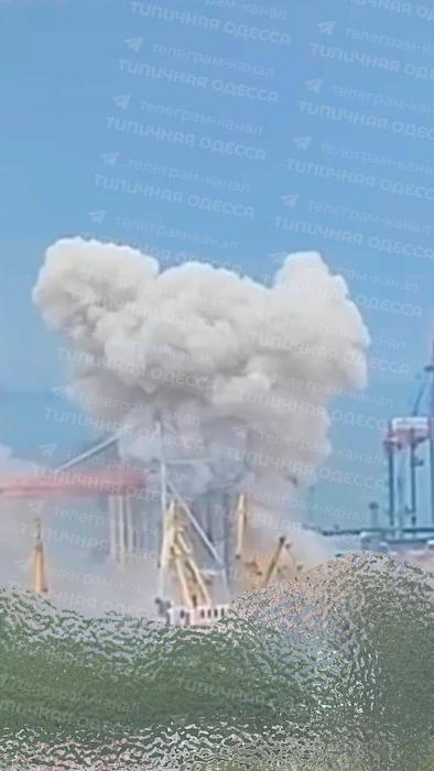 В Одесскому порту поражены суда флота ВСУ и склад безэкипажных катеров - свежие новости на Toplenta по теме В мире  /  Соцпортал