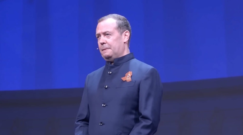 Медведев обратился к тем, кто «переживает и ждёт возмездия» - свежие новости на Toplenta по теме Туризм в россии