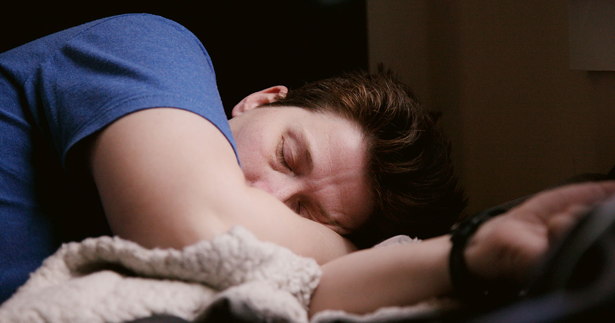 Когда мы впервые спим в незнакомом месте, мозг спит лишь наполовину - похожая новость на Toplenta