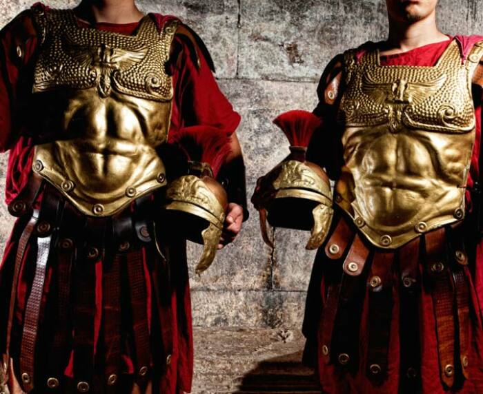 Для чего в Древнем Риме делали имитирующие мускулатуру человека доспехи - свежие новости на Toplenta по теме Рафаэль социальный