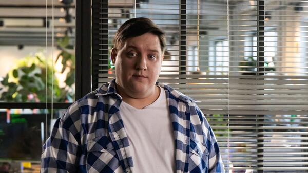 ТНТ посвятит премьеру сериала «Большой ЧЕЛОВЕК» памяти Романа Попова - свежие новости на Toplenta по теме com