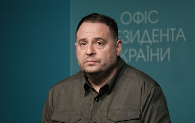 Андрей Ермак ушёл с поста главы Офиса президента Украины перед переговорами с командой Трампа - похожая новость на Toplenta