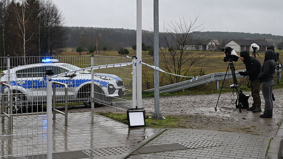Польская полиция задержала несколько человек по делу о подрыве железной дороги - История на Toplenta
