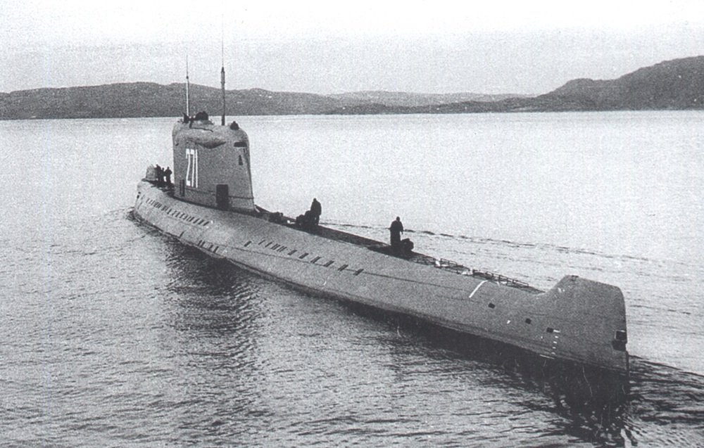 12 ноября 1960 года вступила в строй первая советская атомная подводная лодка, вооруженная баллистическими ракетами - похожая новость на Toplenta