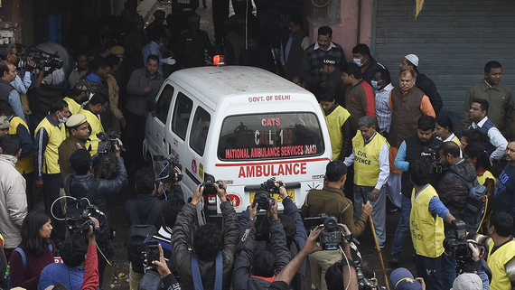 NDTV: в Дели восемь человек погибли при взрыве автомобиля у Красного форта - свежие новости на Toplenta