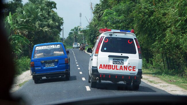 В Бангладеш при землетрясении погибли три человека - История на Toplenta