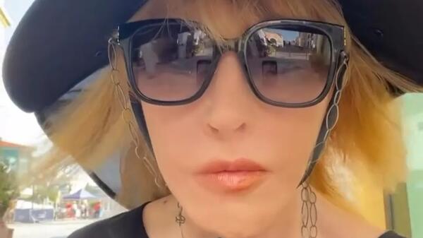 Помолодевшая и без мужа: Пугачева показала себя на романтичной прогулке - похожая новость на Toplenta