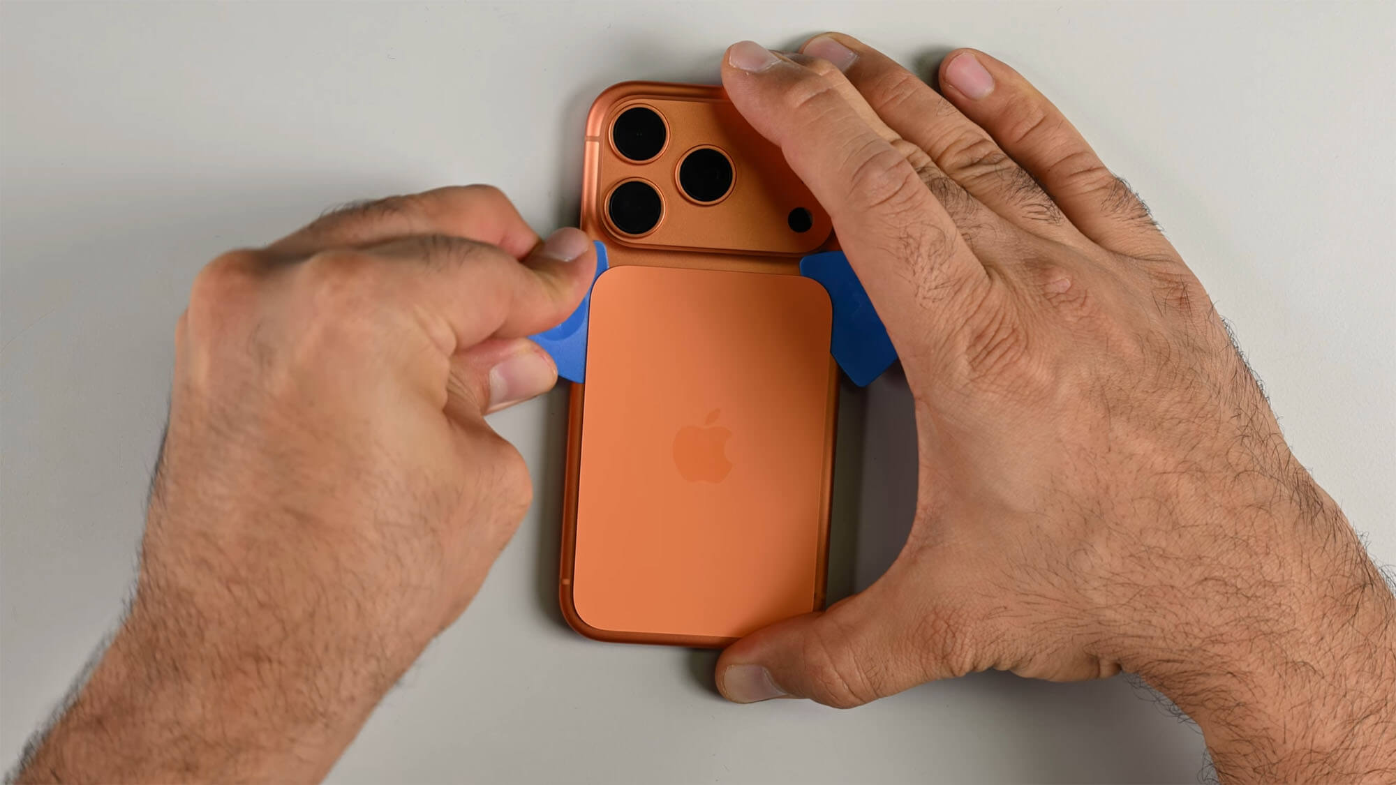 iPhone 17 Pro разобрали на видео и оценили ремонтопригодность - свежие новости на Toplenta по теме новости дизайна