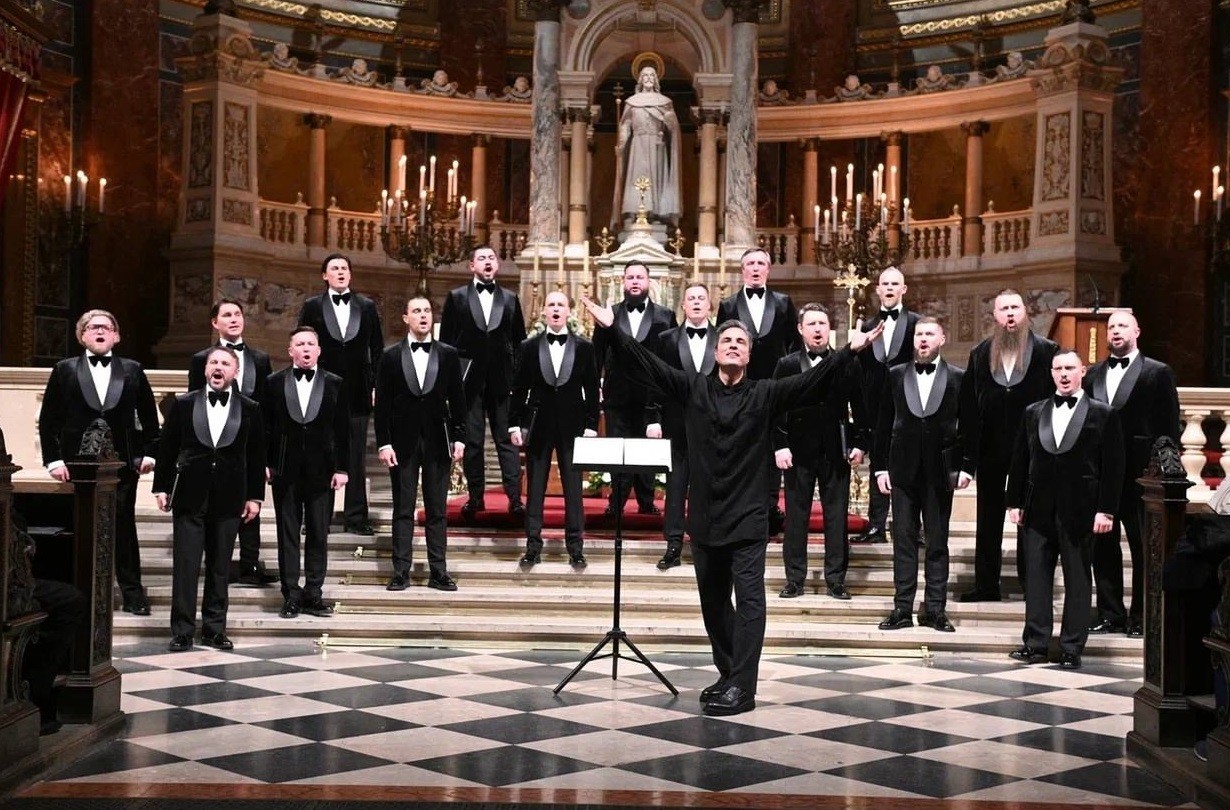 Хор Сретенского монастыря впервые выступил в Венгрии - свежие новости на Toplenta