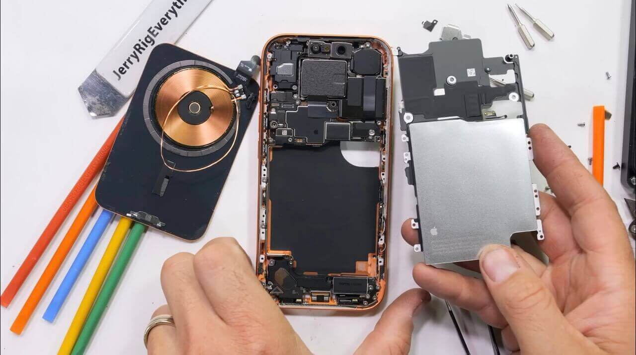 Разборка iPhone 17 Pro показала новую систему охлаждения и простую замену АКБ - свежие новости на Toplenta по теме новости дизайна