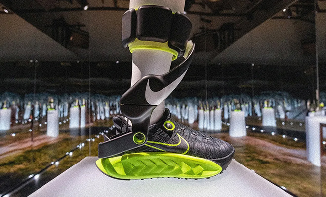 Nike показали кроссовки с мотором: теперь можно бегать быстрее без усталости - похожая новость на Toplenta